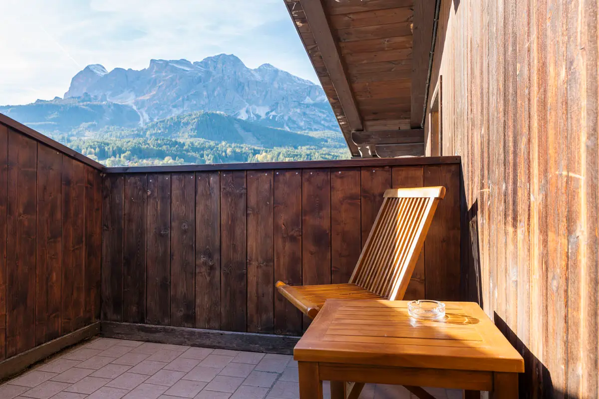 Balcone Doppia Economy con vista Dolomiti e Tofane – Hotel Montana Cortina | Economy Double Room balcony with Dolomites and Tofane view – Hotel Montana Cortina